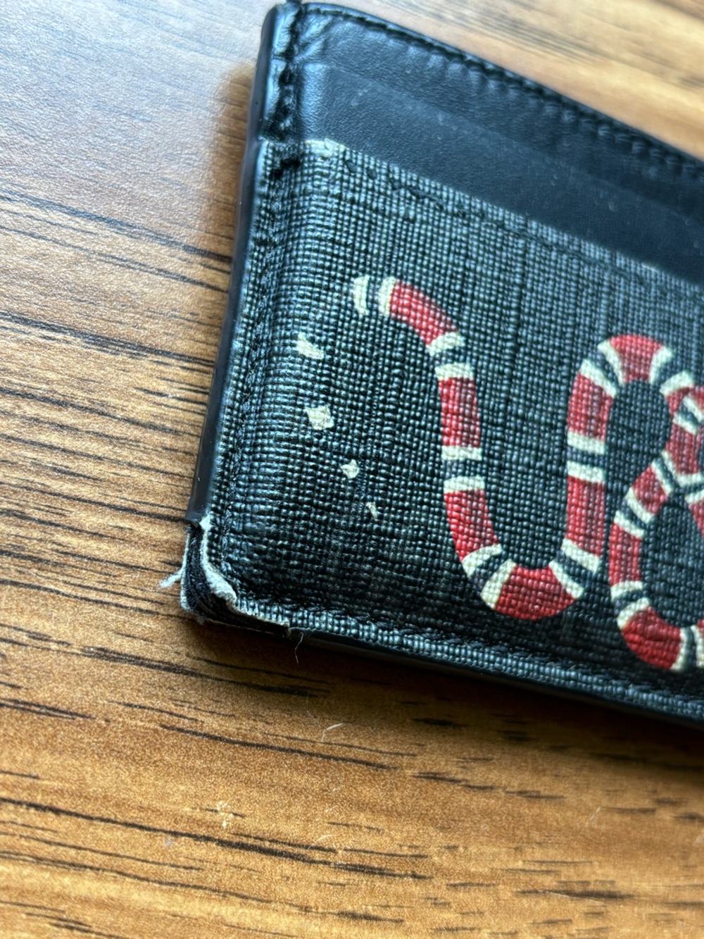 Gucci GG Supreme Card Holder - Picture 4 of 7